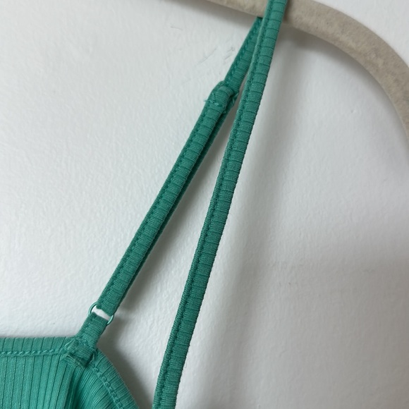 AE | Crop Cami - Picture 4 of 4